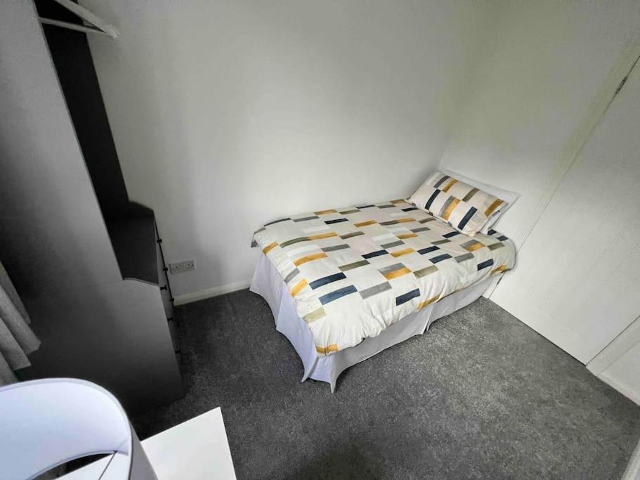 Very Comfy 3 Bed Town House Ashton-under-Lyne Zewnętrze zdjęcie